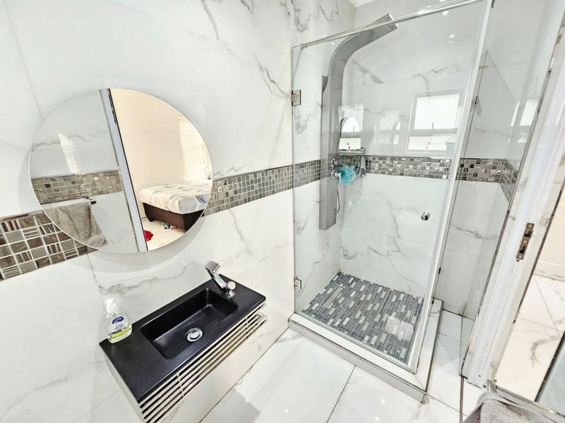 A Beautiful 4 bedroom 3 bathroom house for sale in Monavoni - Photo 7