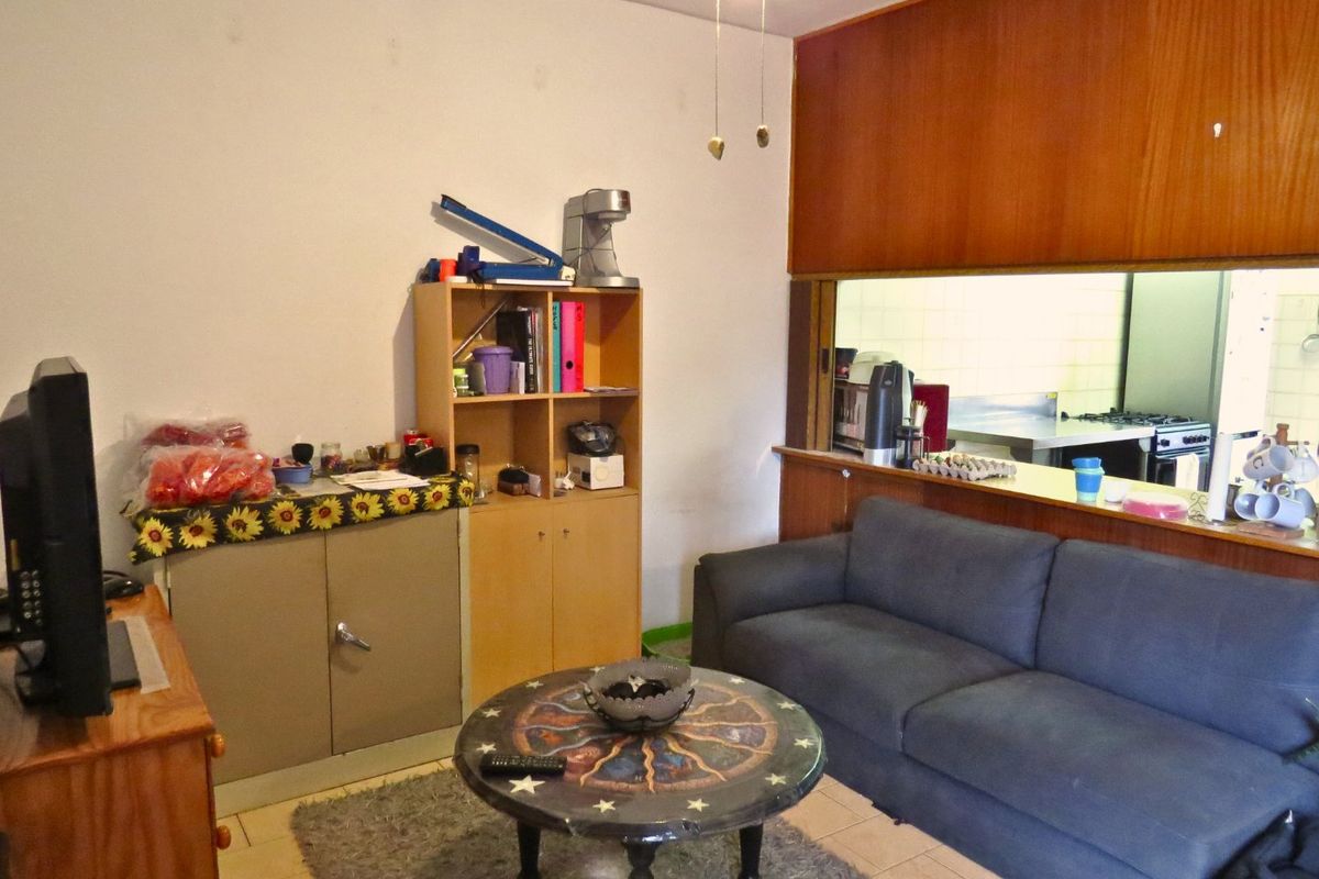 Neat 2-Bedroom Townhouse For Sale in Westdene - Photo 4