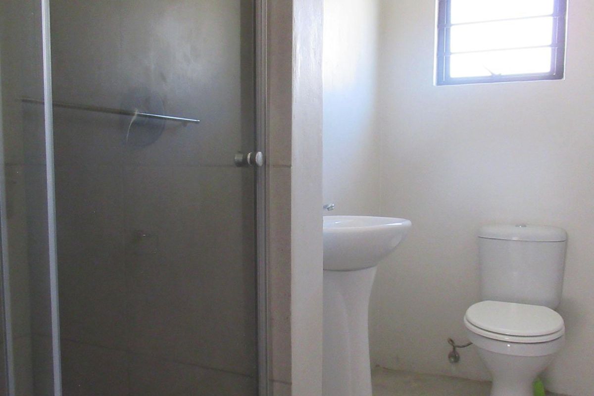 3 Bedroom, 2 Bathroom Home for Sale in Tirong Estate - Photo 3