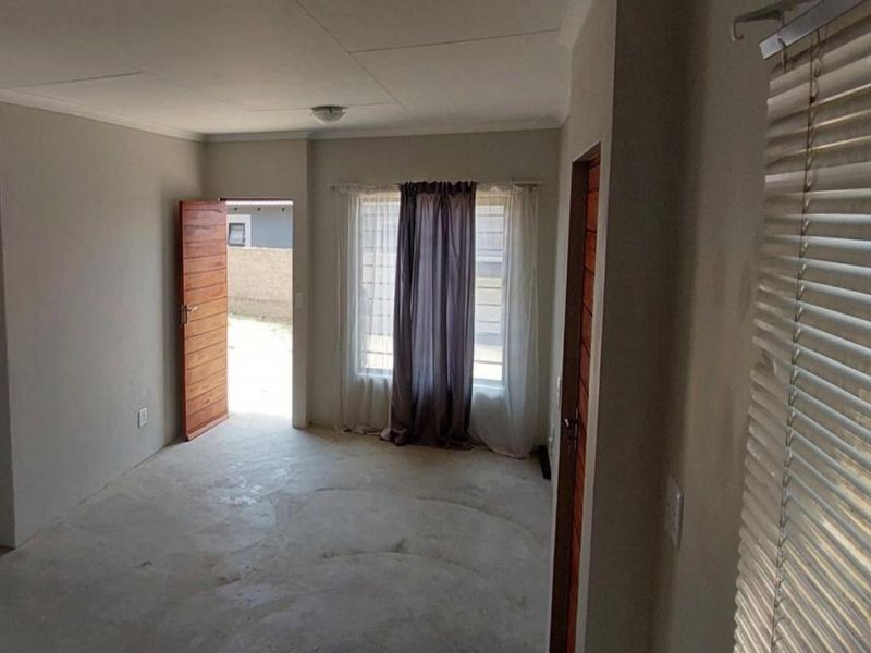 3 Bedroom, 2 Bathroom Home for Sale in Tirong Estate - Photo 6