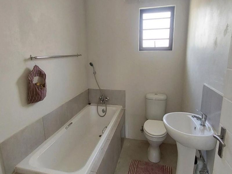 3 Bedroom, 2 Bathroom Home for Sale in Tirong Estate - Photo 2