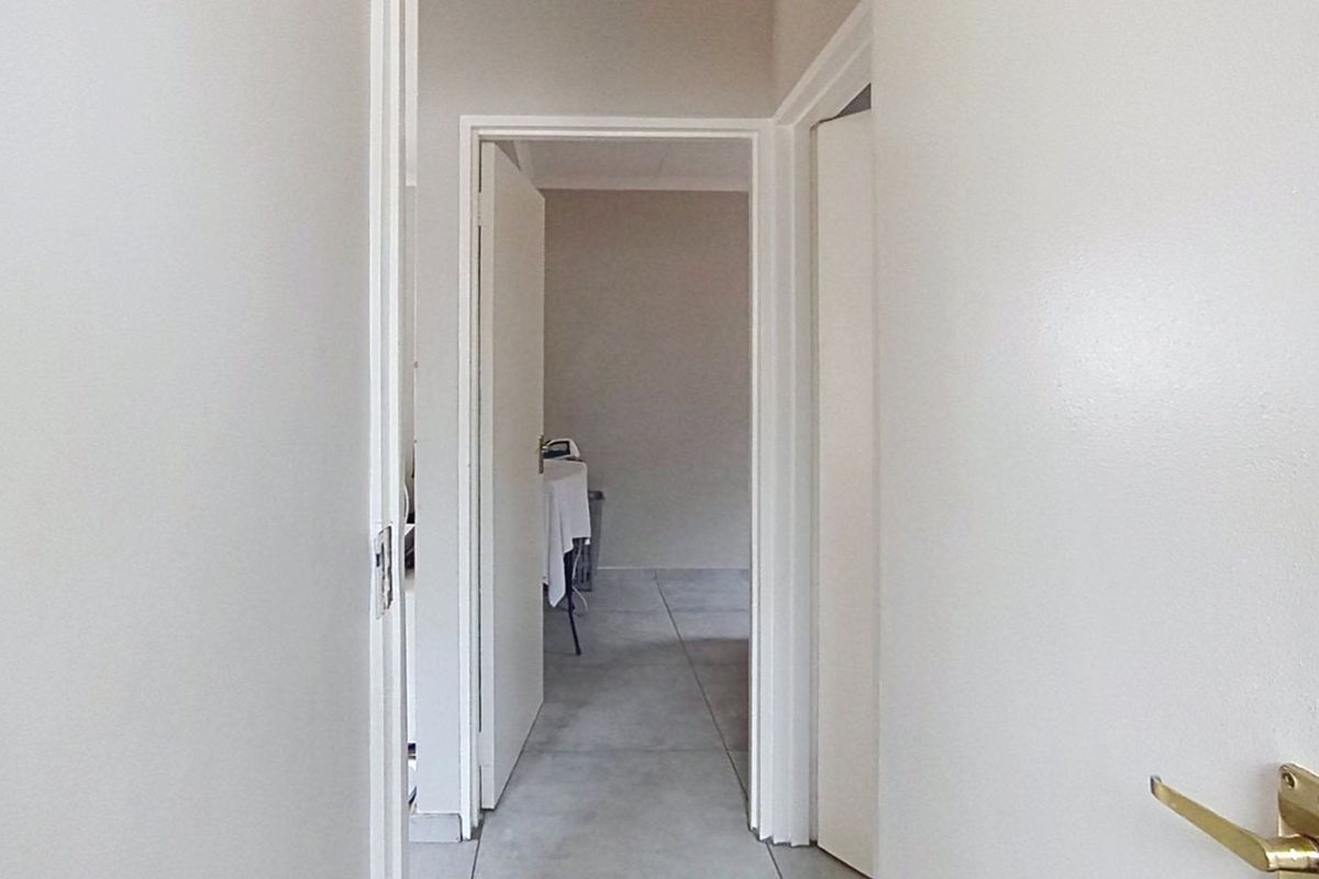 3 Bedroom House for Sale in Riverside View Ext 35 - Photo 4