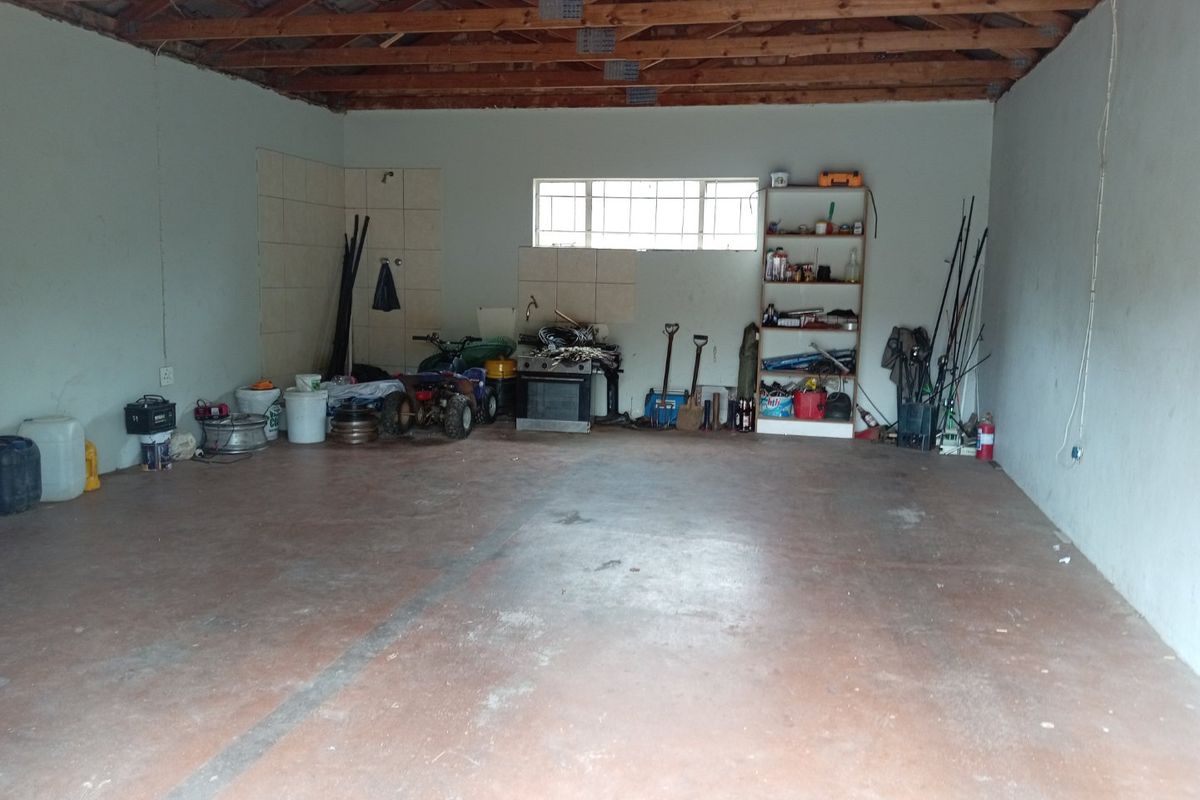 THREE BEDROOM HOUSE AVAILABLE FOR SALE!!  - Photo 5