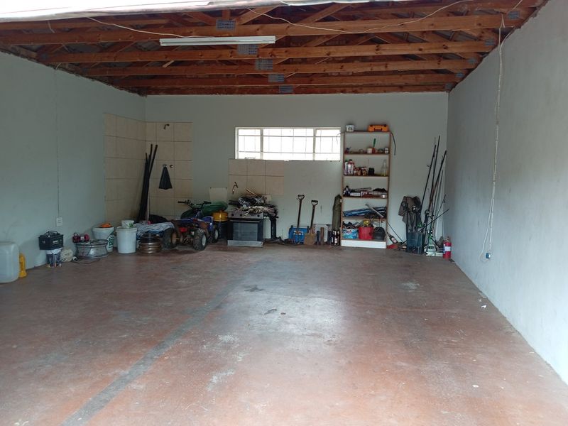 THREE BEDROOM HOUSE AVAILABLE FOR SALE!!  - Photo 6