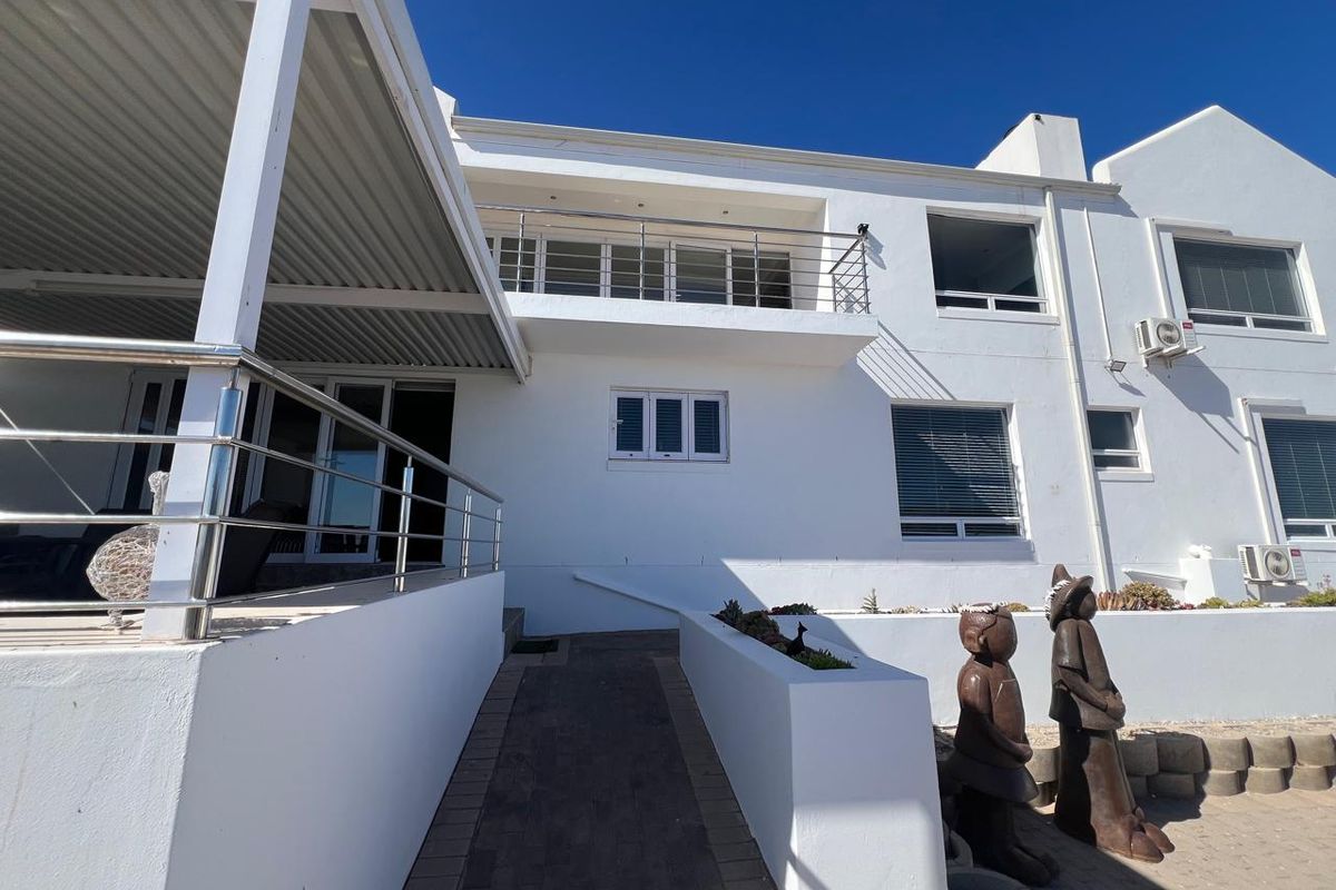 4 BEDROOM HOUSE FOR SALE IN DA GAMA BAY - Photo 3