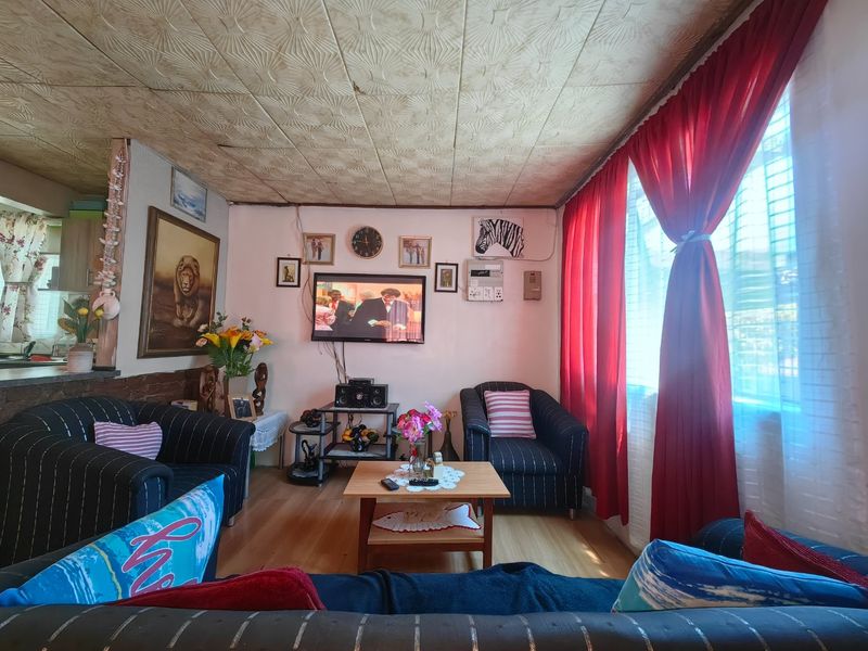 6 Bedroom Dual living Entertainers Dream in Prime Location! - Photo 9