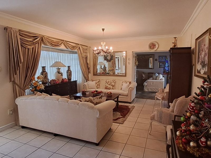 Property in Windsor Park, Despatch, sounds like a Gem!  - Photo 3