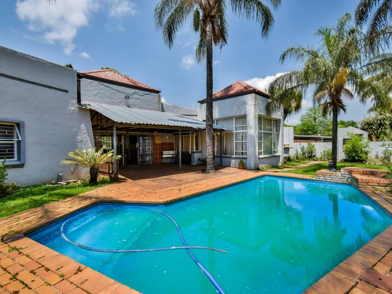 Spacious Family Living With Income Potential - Photo 6