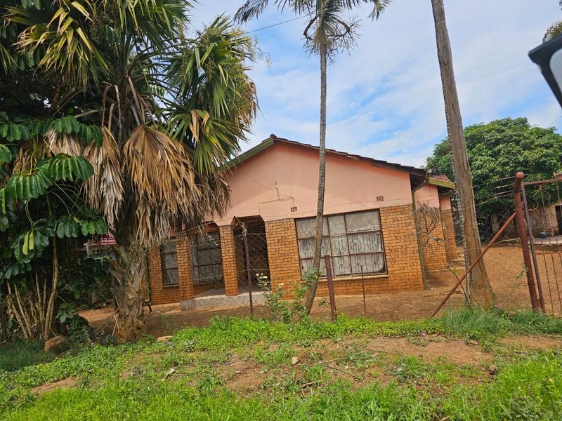 ??*HOUSE FOR SALE – THOHOYANDOU J MULEDANE  - Photo 3