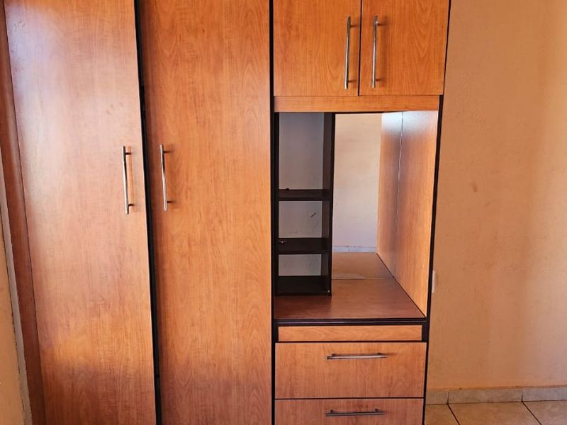 For Sale J Muledane, with borehole, 3 bedrooms,  - Photo 3