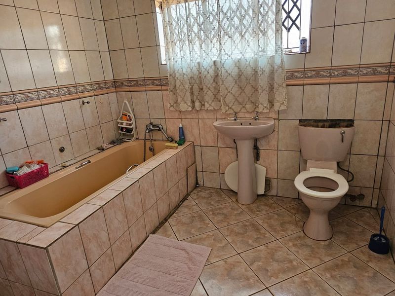 To Let / Rent Makwarela Ext 3 - Photo 5