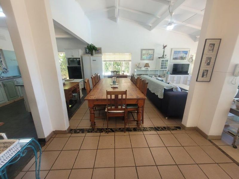 Pristine 5 Bedroom Residence With Sea Views And Flatlet - Photo 7