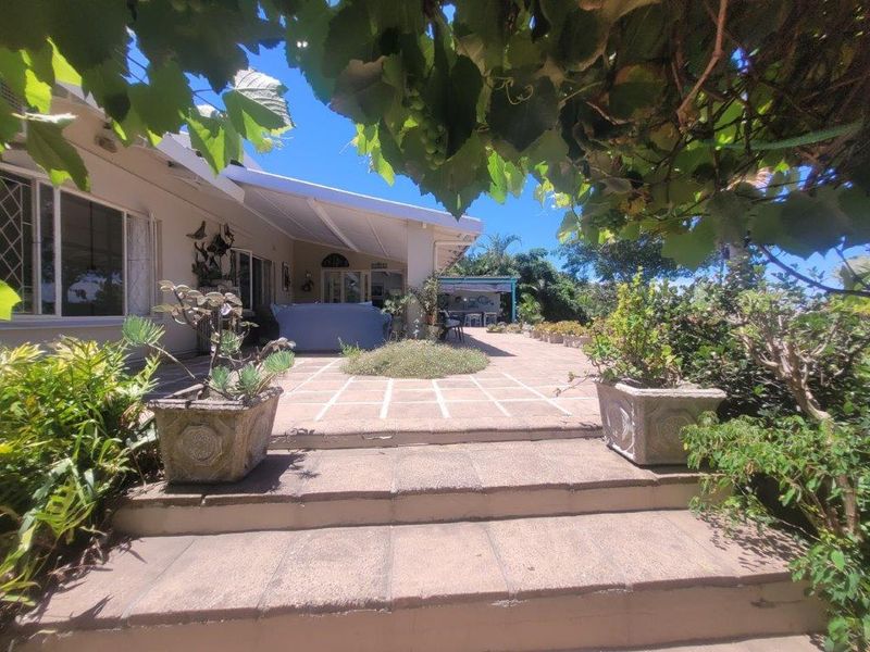 Pristine 5 Bedroom Residence With Sea Views And Flatlet - Photo 3