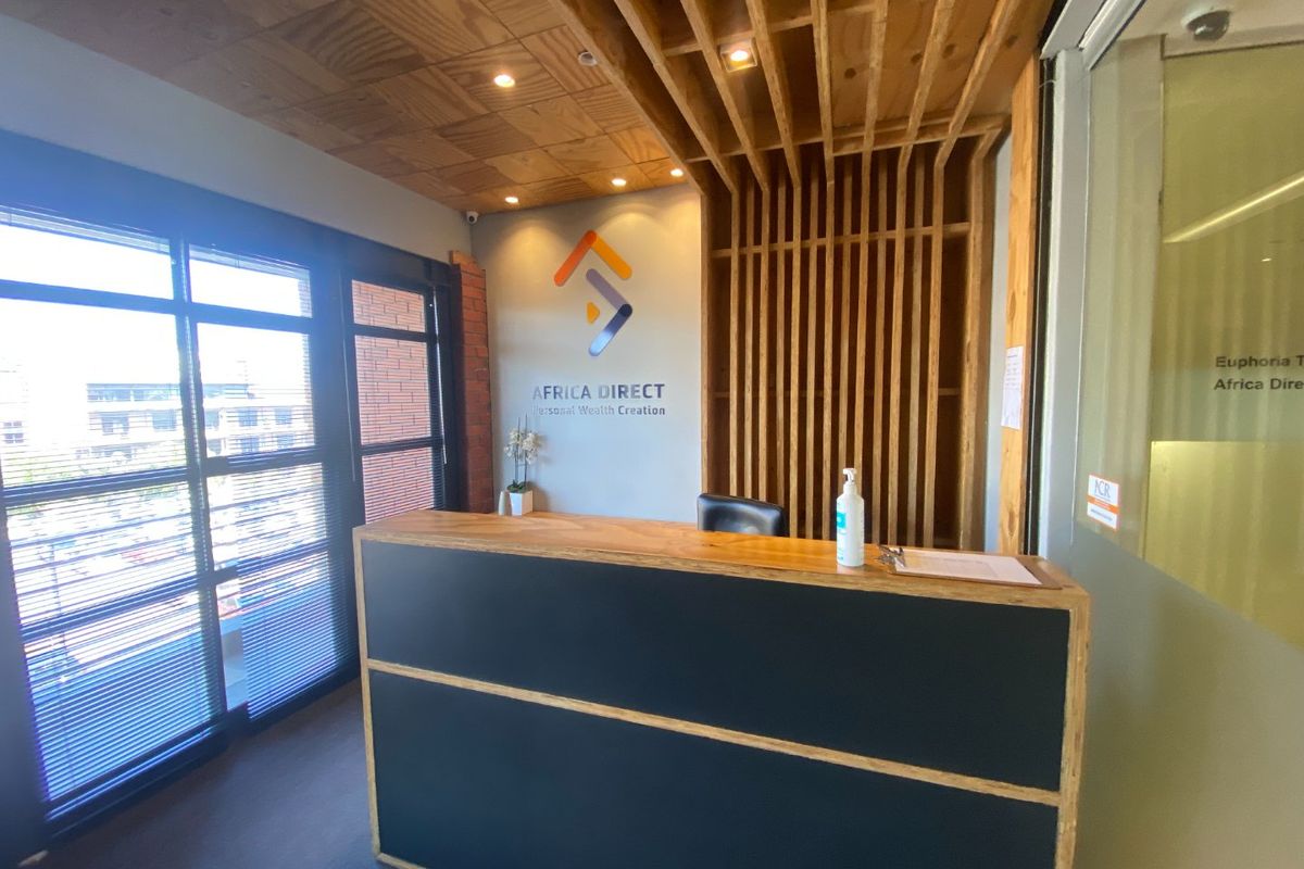 792m2 Commercial Space to Let  - Photo 4