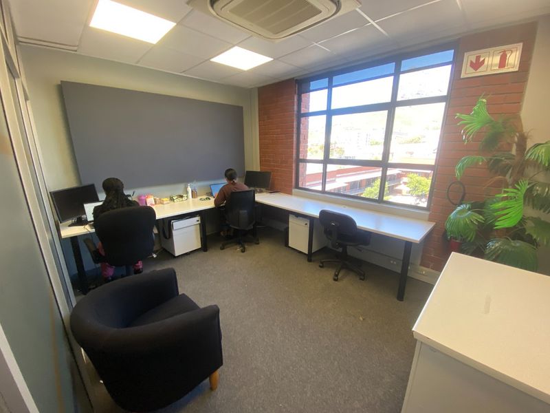 792m2 Commercial Space to Let  - Photo 7