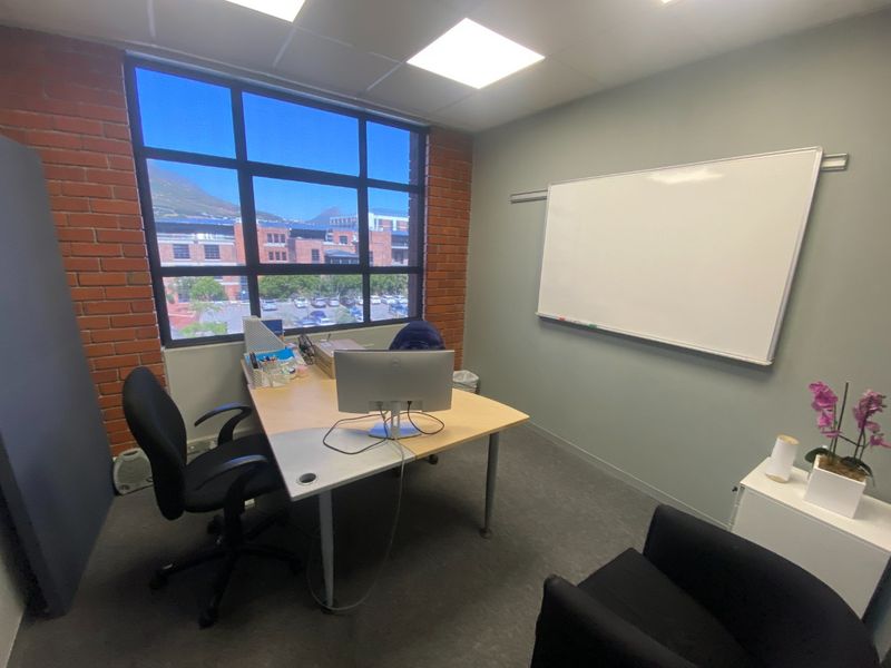 792m2 Commercial Space to Let  - Photo 6