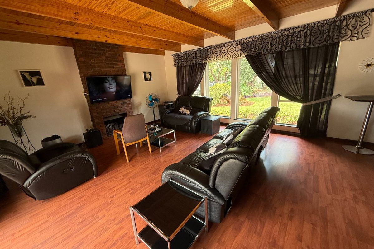 Lovely Family Home! - Photo 4