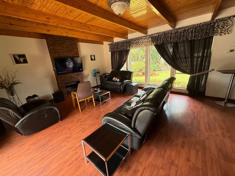 Lovely Family Home! - Photo 4