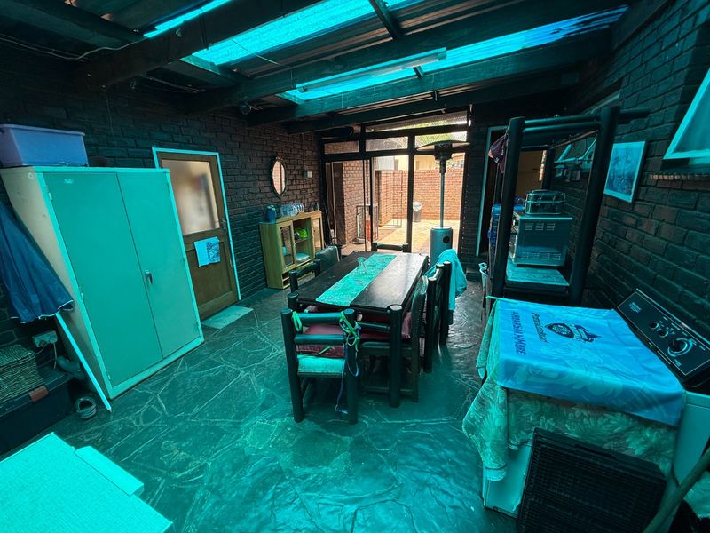 Lovely Family Home! - Photo 9