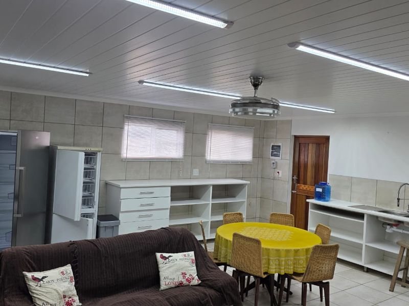 Welcome to Seavale , where life is laid back and the beach is close at hand, and the weather is beautiful. - Photo 2