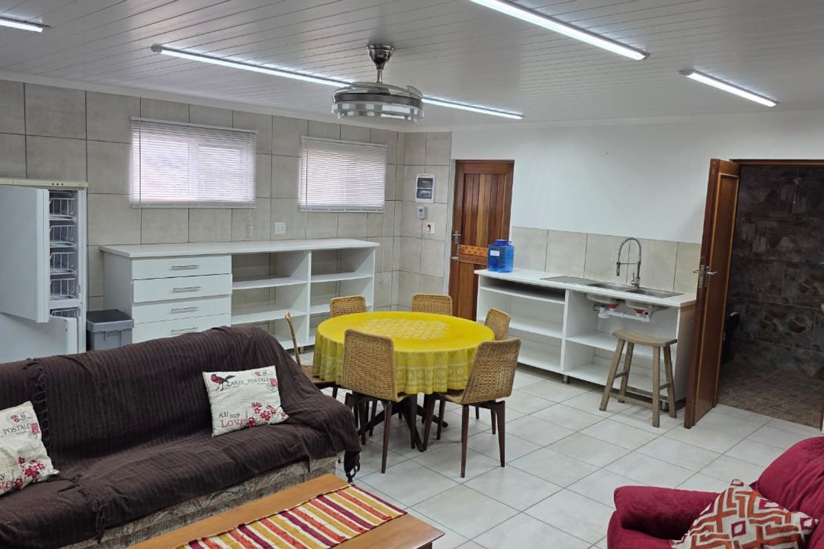 Welcome to Seavale , where life is laid back and the beach is close at hand, and the weather is beautiful. - Photo 3