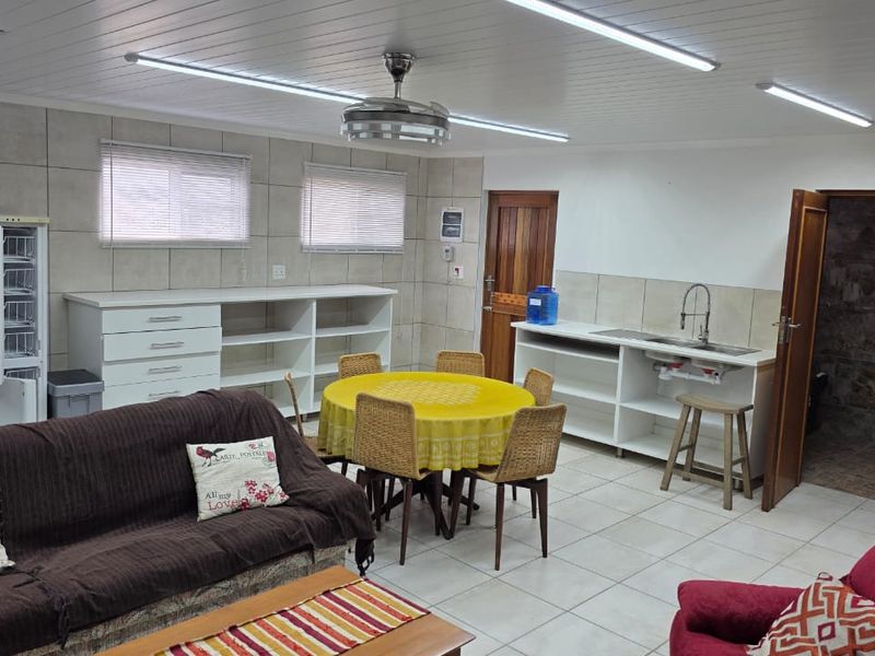 Welcome to Seavale , where life is laid back and the beach is close at hand, and the weather is beautiful. - Photo 3