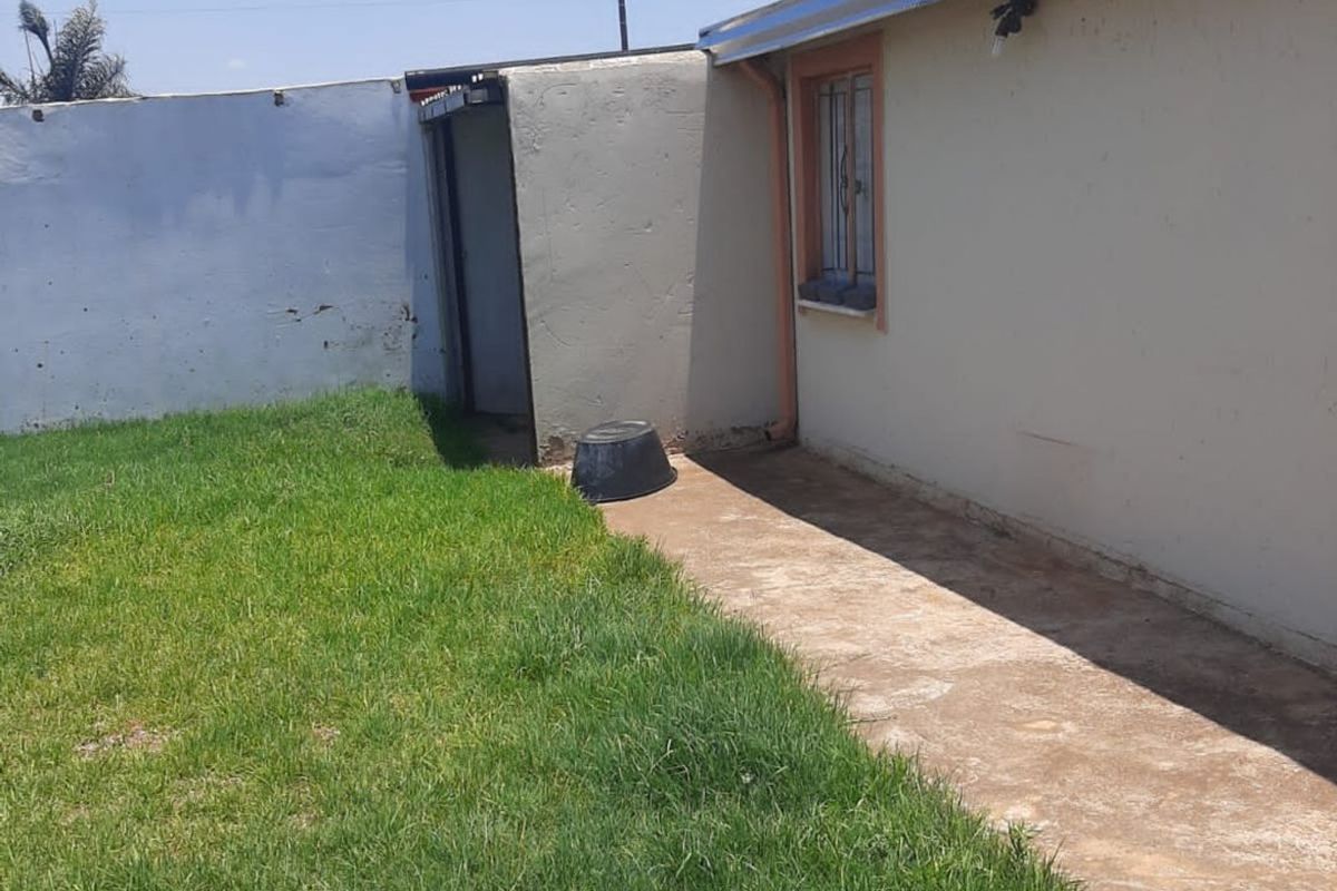 2-Bedroom Home in Glen Ridge Ext 16 - Photo 3