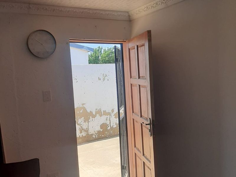 2-Bedroom Home in Glen Ridge Ext 16 - Photo 8