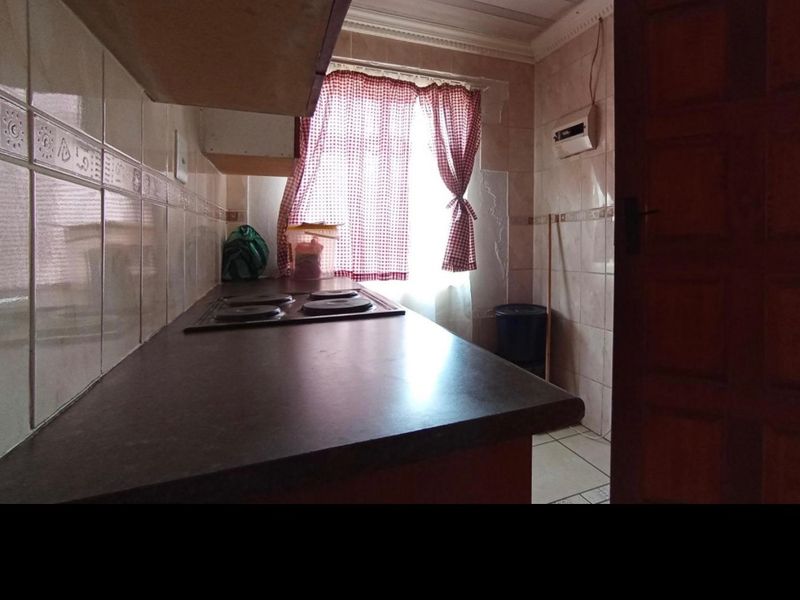 3 bedroom house for sale in lotus gardens  - Photo 2