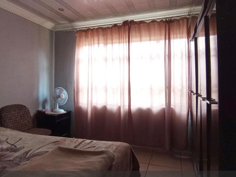 3 bedroom house for sale in lotus gardens  - Photo 10