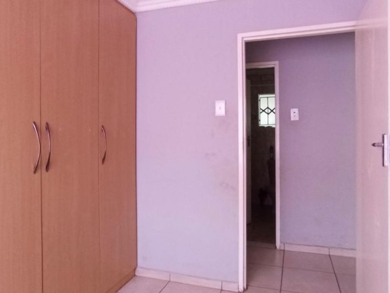 3 bedroom house for sale in lotus gardens  - Photo 8