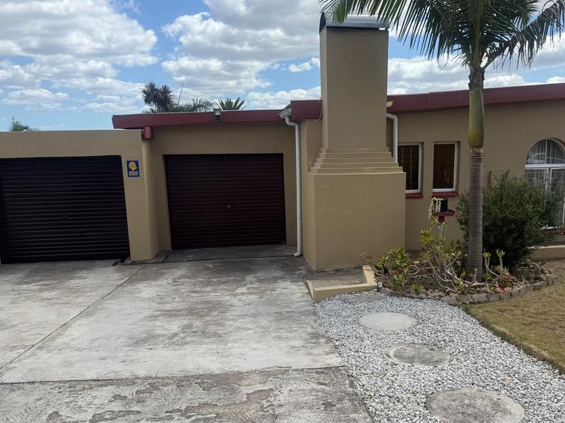 3 Bedroom Family Home in Heuwelkruin- Despatch  - Photo 3