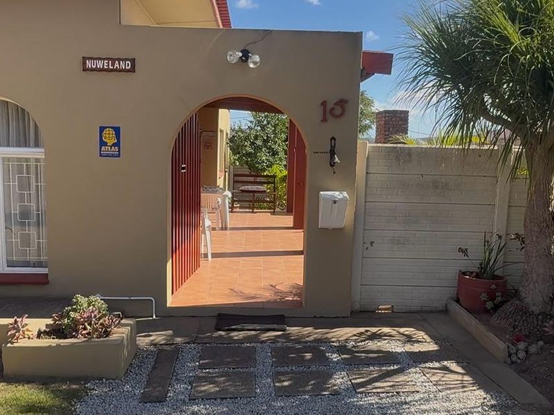 3 Bedroom Family Home in Heuwelkruin- Despatch  - Photo 6