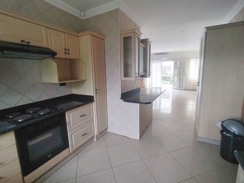 Complex living at it's best.  - Photo 8