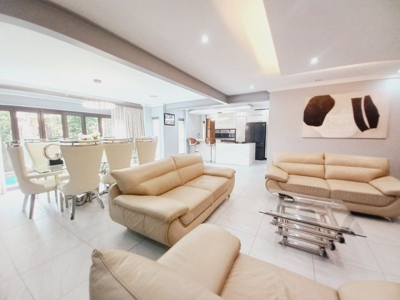 Luxurious Five-Bedroom Residence Offering Elegant Modern Living in the Prestigious Thornvalley Complex - Photo 2