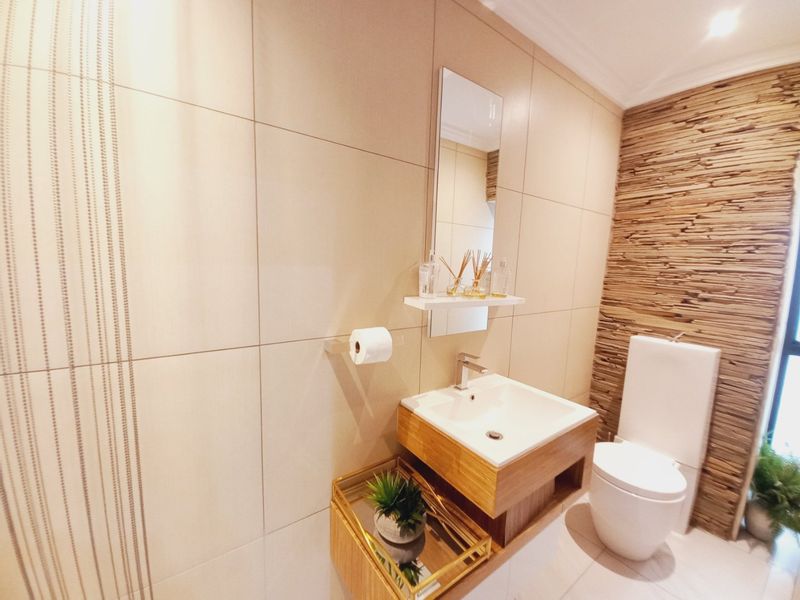 Luxurious Five-Bedroom Residence Offering Elegant Modern Living in the Prestigious Thornvalley Complex - Photo 10