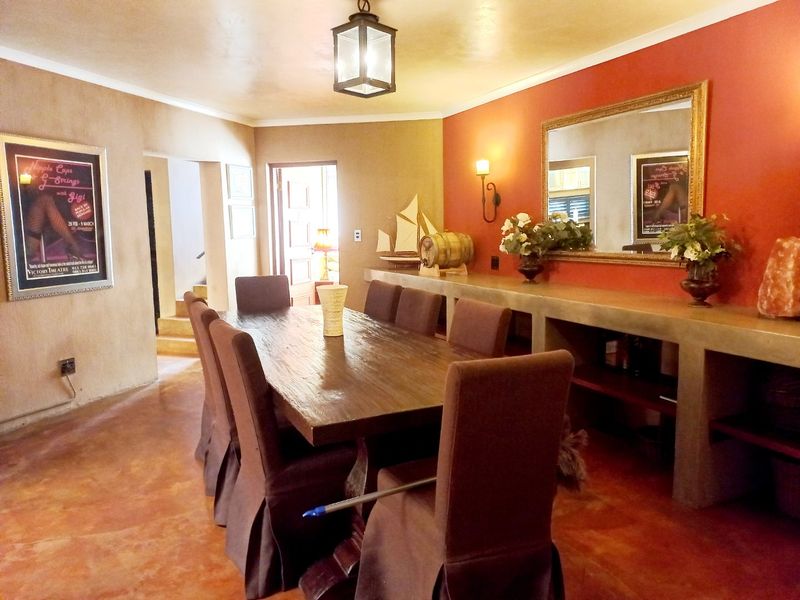Executive Residential 12-Bedroom Guesthouse with classic Elegance - Photo 5