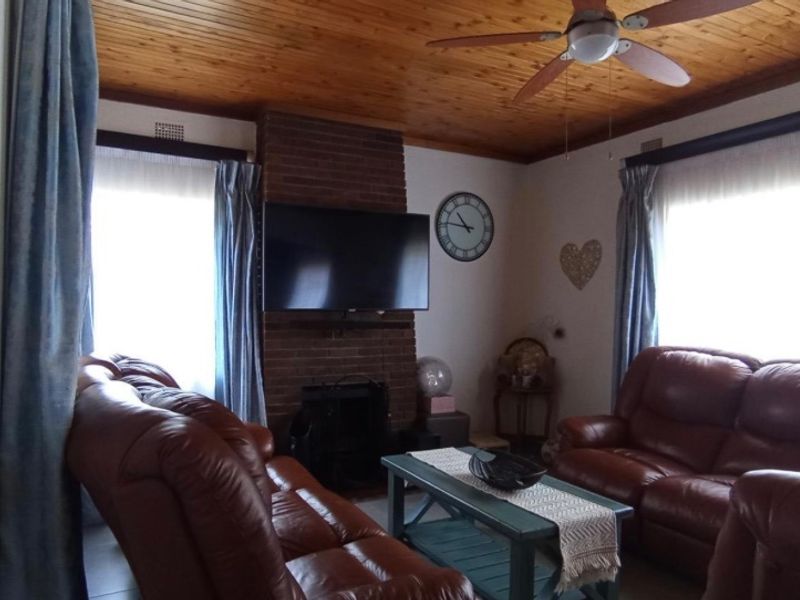 3 bedroom house for sale in Westpark  - Photo 2