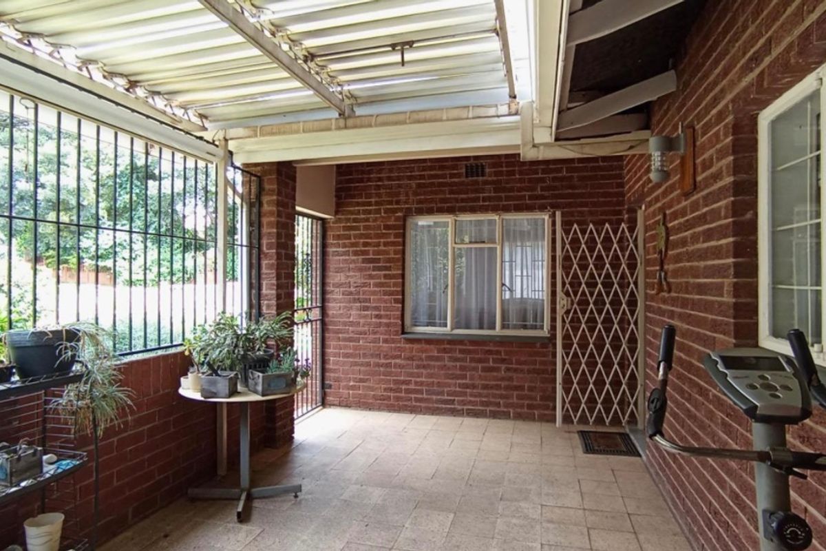 3 bedroom house for sale in Westpark  - Photo 4