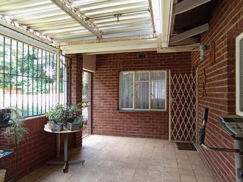 3 bedroom house for sale in Westpark  - Photo 4