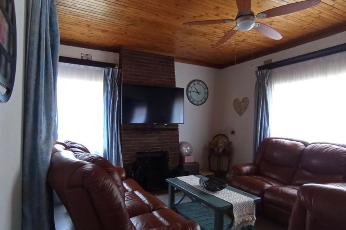 3 bedroom house for sale in Westpark  - Photo 3