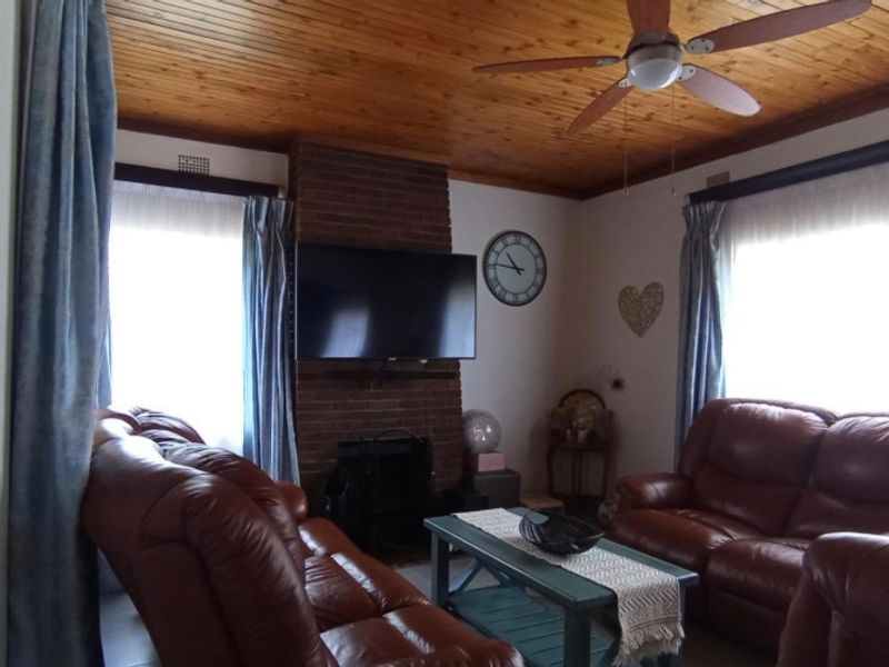 3 bedroom house for sale in Westpark  - Photo 3