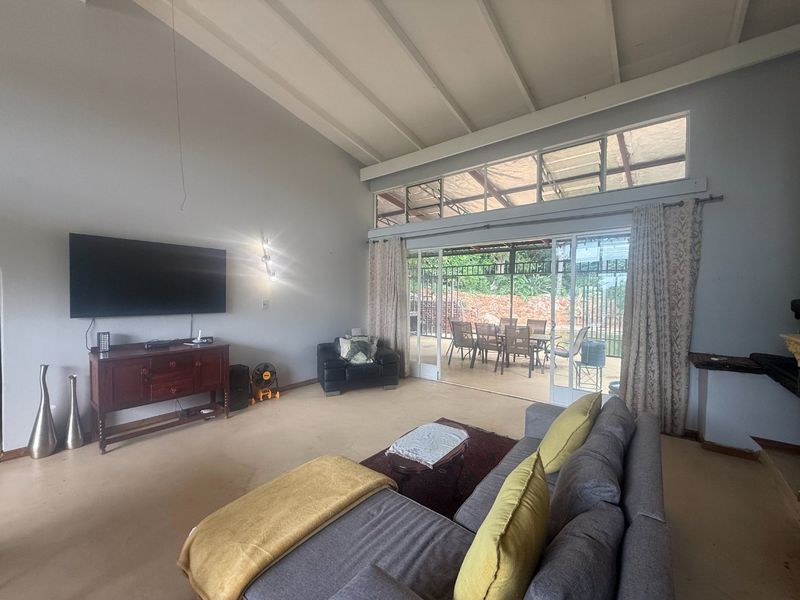 Exceptional Family Home Offering Space, Views & Versatility - Photo 4