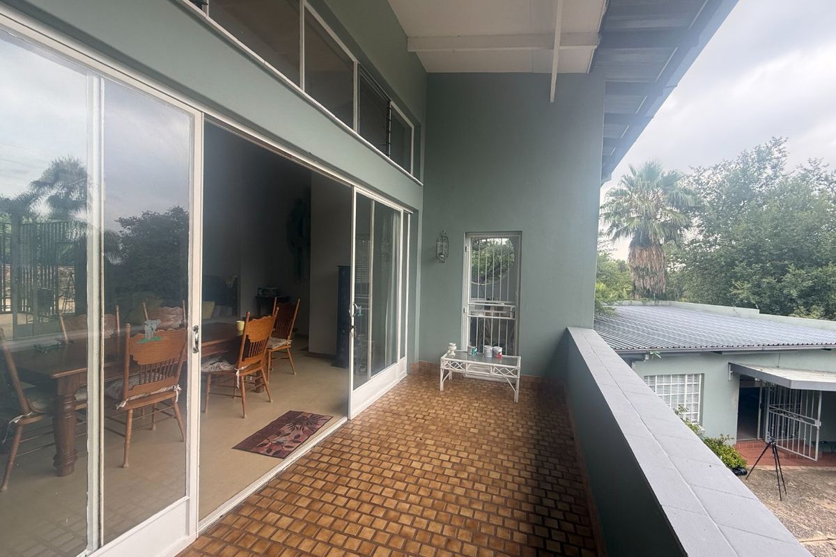 Exceptional Family Home Offering Space, Views & Versatility - Photo 3