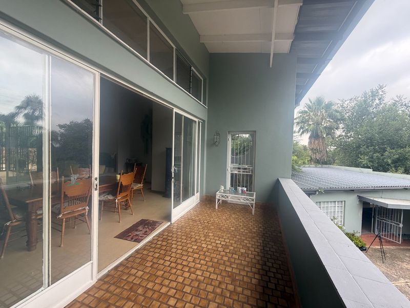 Exceptional Family Home Offering Space, Views & Versatility - Photo 3