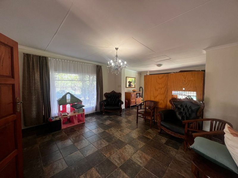 Spacious 3-Bedroom Family Home to Rent in Ifafi, Hartbeespoort - Photo 4