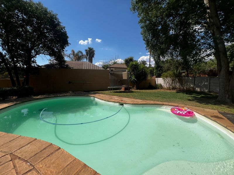 Spacious 3-Bedroom Family Home to Rent in Ifafi, Hartbeespoort - Photo 9