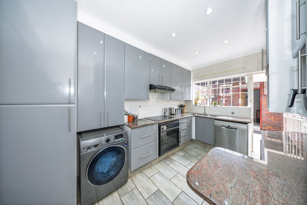 Modern & Spacious Duplex in the Heart of Eden Glen - Photo 5