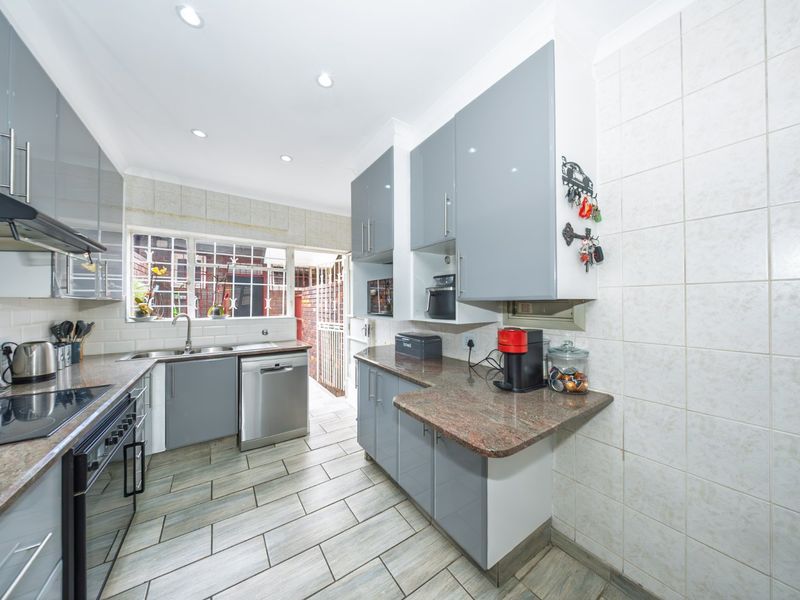 Modern & Spacious Duplex in the Heart of Eden Glen - Photo 7