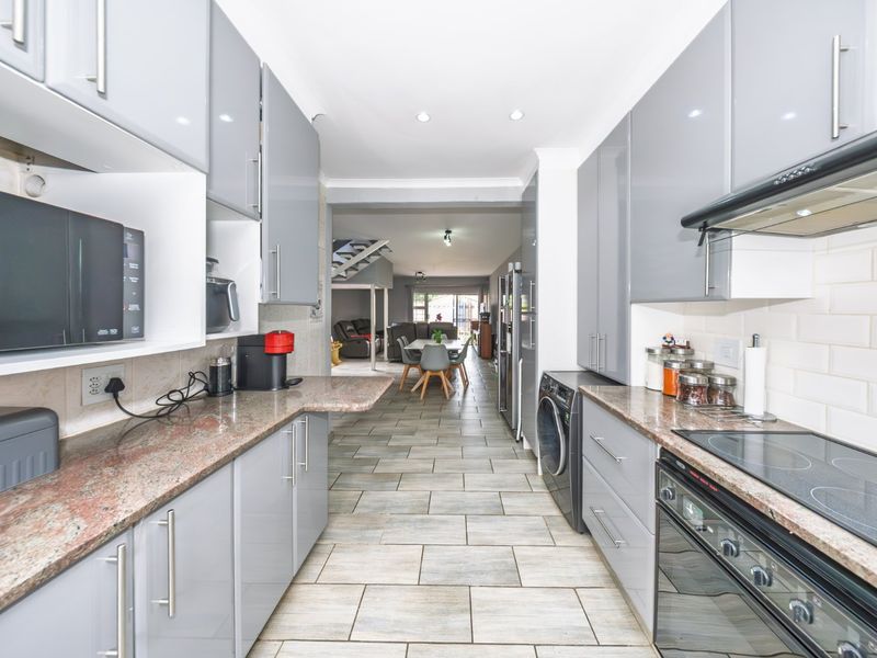 Modern & Spacious Duplex in the Heart of Eden Glen - Photo 9